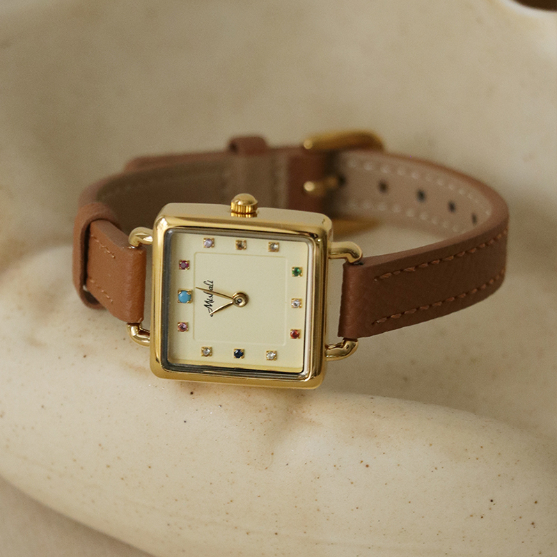 Luxury Watch Leather Strap - นาฬิกาข้อมือผู้หญิงดั้งเดิม สไตล์นักเรียน หรูหราเบาๆ สำหรับผู้หญิง ฤดูใบไม้ร่วง/ฤดูหนาว สายหนัง