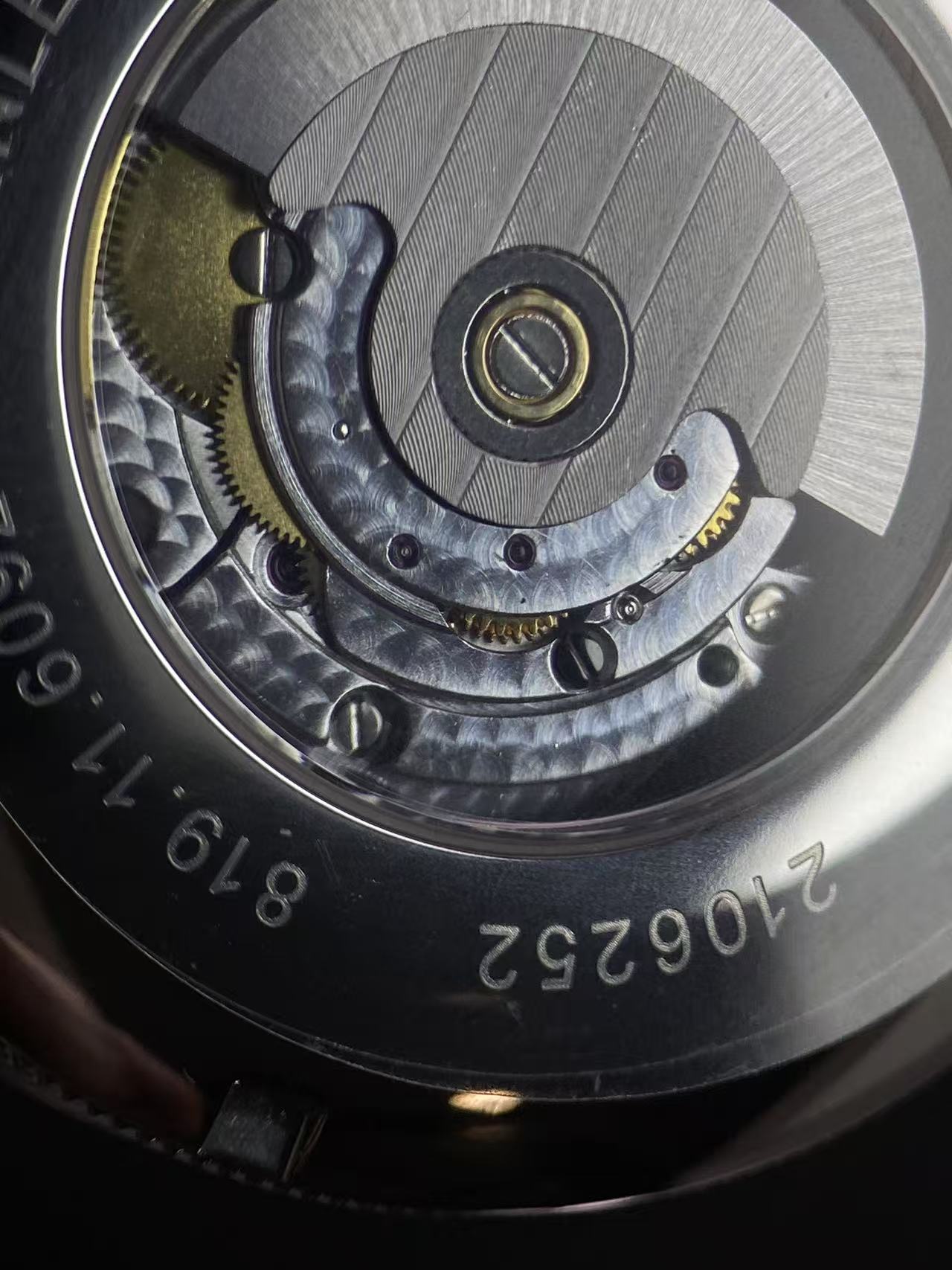 นาฬิกาข้อมืออัตโนมัติหรูหรา ระ - Guilloché Dial Watch บทวิจารณ์และราคา