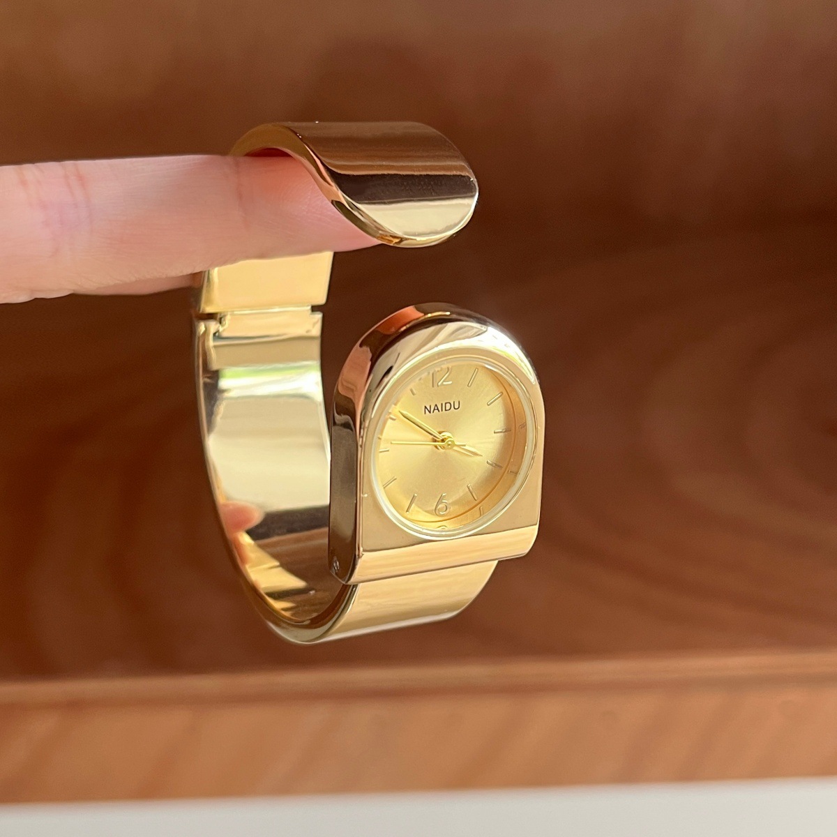 2026 ใหม่นาฬิกาสร้อยข้อมือทองค - Luxury Watch Levels บทวิจารณ์และราคา