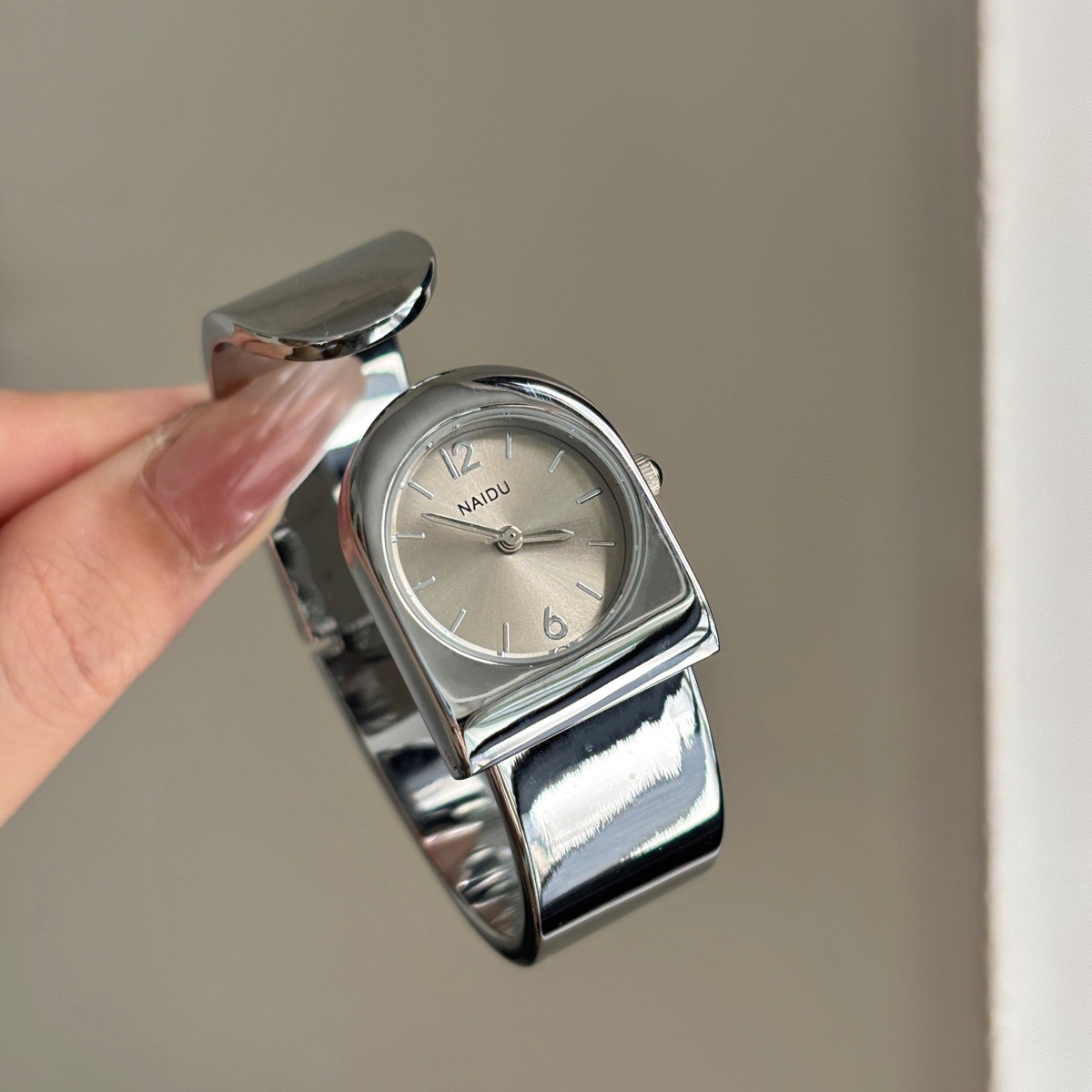 2026 ใหม่นาฬิกาสร้อยข้อมือทองค - Luxury Watch Levels บทวิจารณ์และราคา