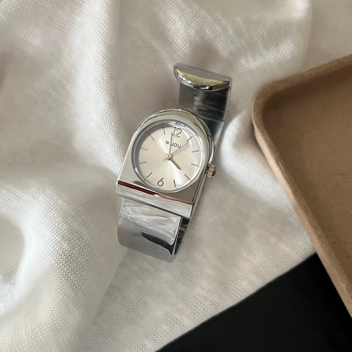 2026 ใหม่นาฬิกาสร้อยข้อมือทองค - Luxury Watch Levels บทวิจารณ์และราคา