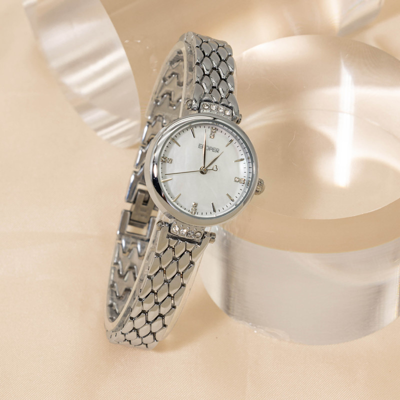 นาฬิกาข้อมือควอตซ์สุดหรูหราสไต - Luxury Watch Levels บทวิจารณ์และราคา