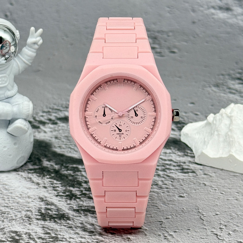 แบรนด์ที่มีชื่อเสียงนาฬิกาข้อม - Luxury Watch Mockup บทวิจารณ์และราคา